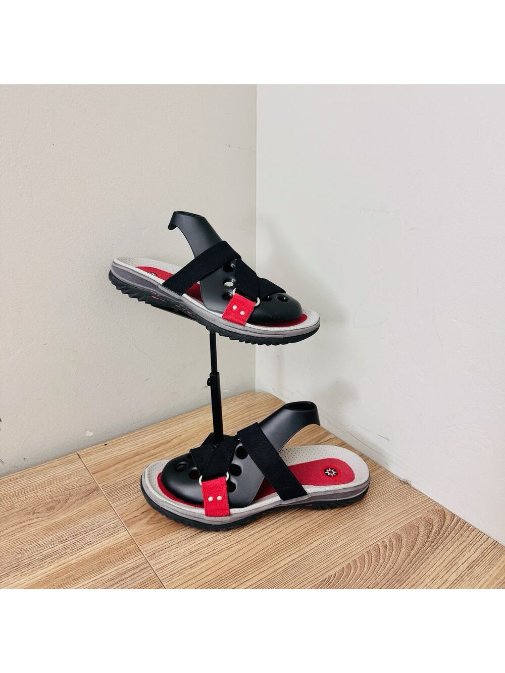 J-41 Himalaya Red And Black Sandals Women’s Size 7.5